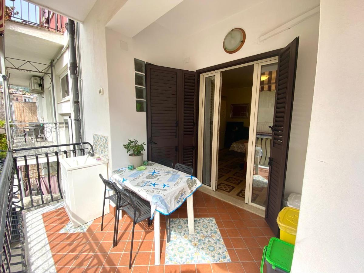 Casa Vacanze Rosy Giardini Naxos Eksteriør billede