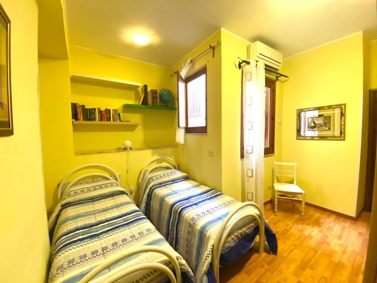 Casa Vacanze Rosy Giardini Naxos Eksteriør billede