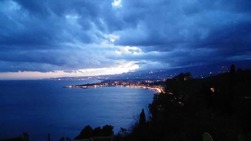 Casa Vacanze Rosy Giardini Naxos Eksteriør billede